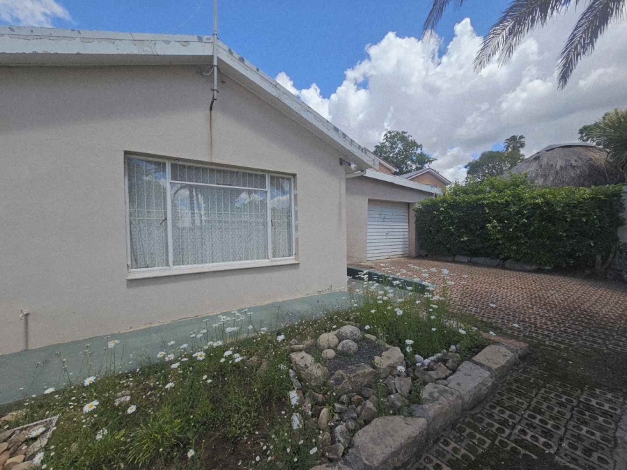 4 Bedroom Property for Sale in Ladybrand Free State